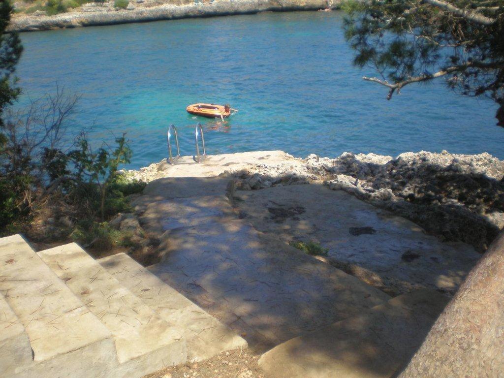 Sea Frontline 'ernesto'. Pool. Wifi Apartment