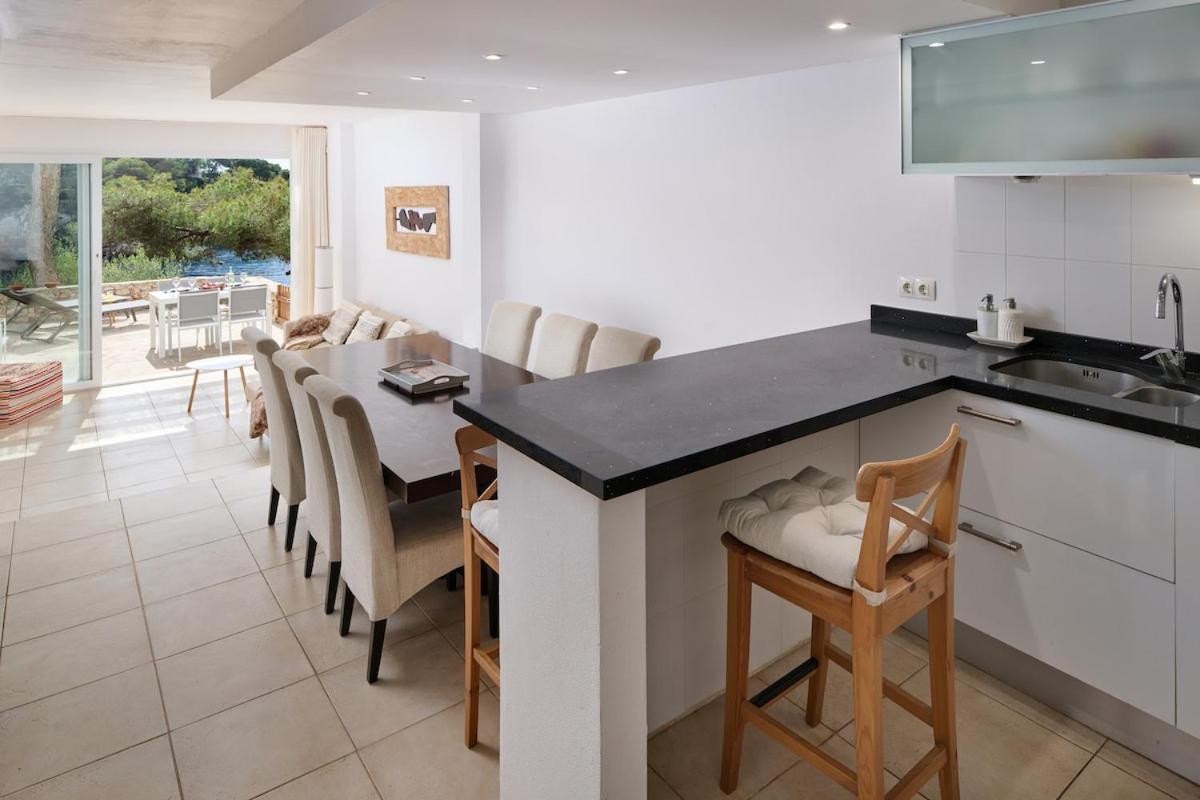 Apartment Sea Frontline 'ernesto'. Pool. Wifi *