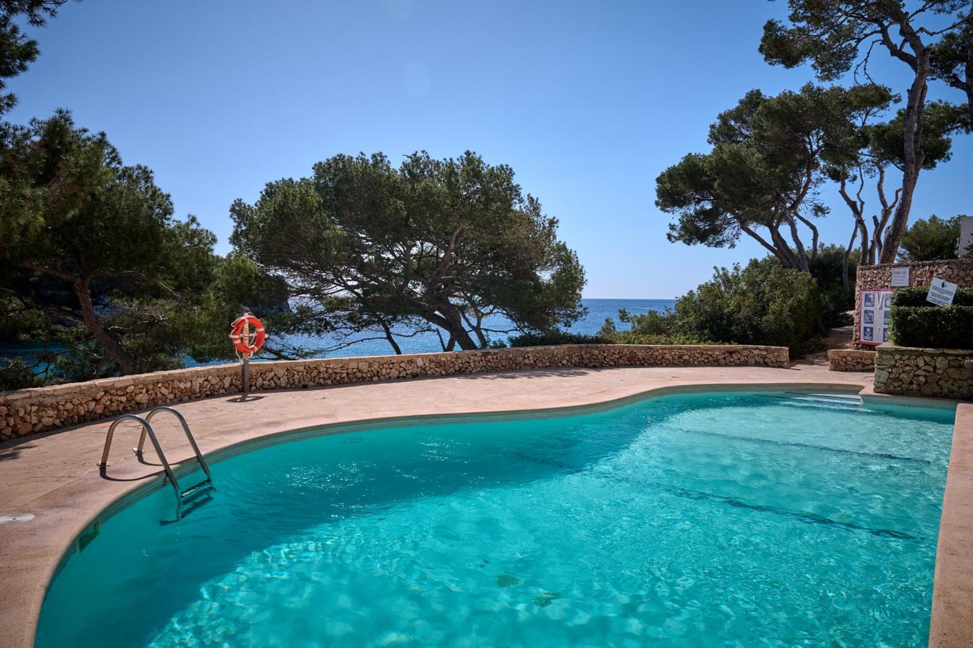 Sea Frontline 'ernesto'. Pool. Wifi Apartment *