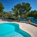 Sea frontline Apartment \'Ernesto\'. Pool. WIFI